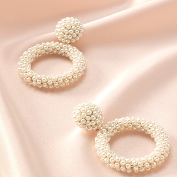 Stella & Dot | Oh Ya Gold + Pearl Drop Statement Earrings - Picture 3 of 13